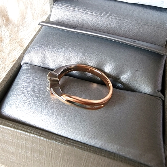 10k rose gold and white gold ring with tiny diamonds - Picture 2 of 3